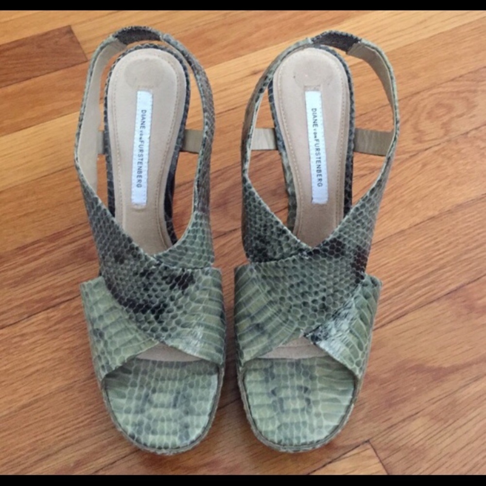 Diane Von Furstenberg DVF snakeskin heels